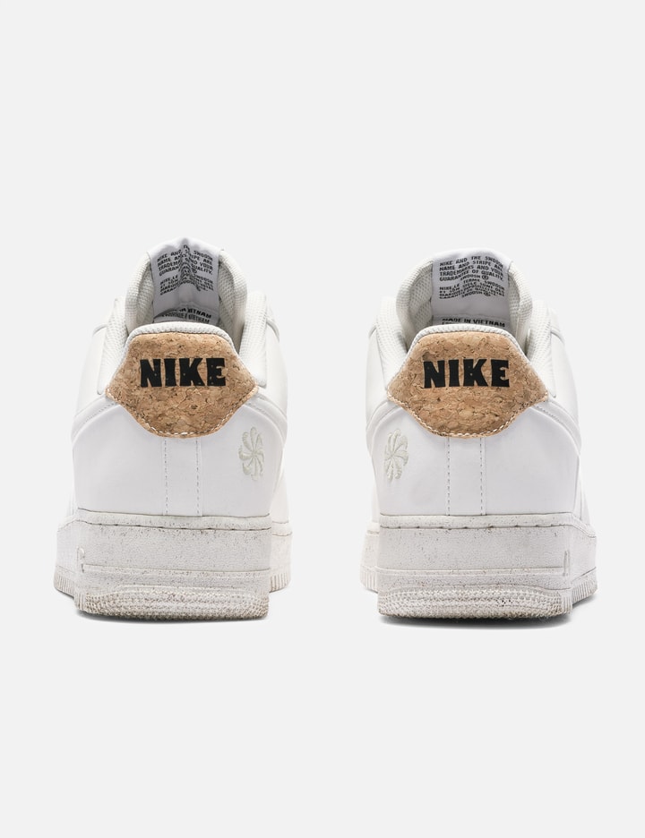 Nike Air Force 1 07 LV8