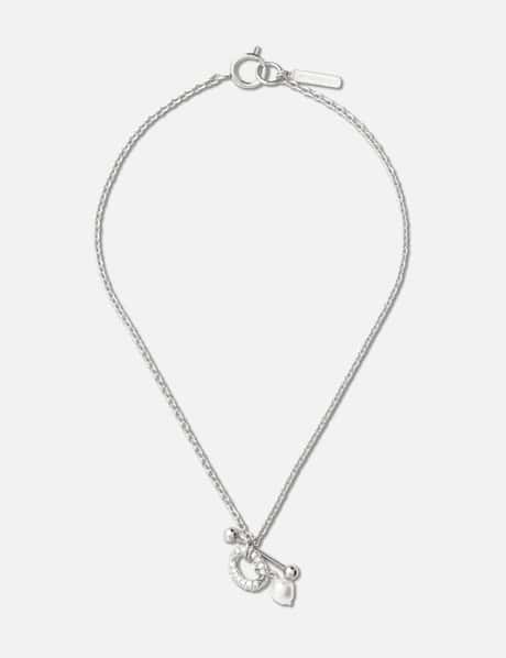 Justine Clenquet DEBRA CHOKER