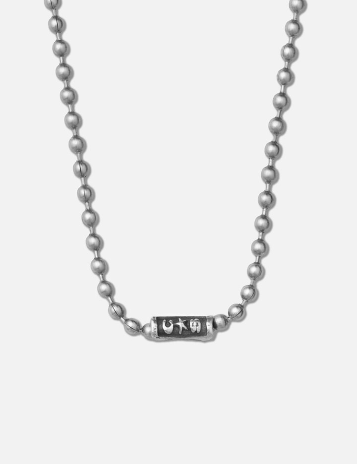 Off-White™ が 流行りのインダストリアルベルトの着用方法をビデオで 