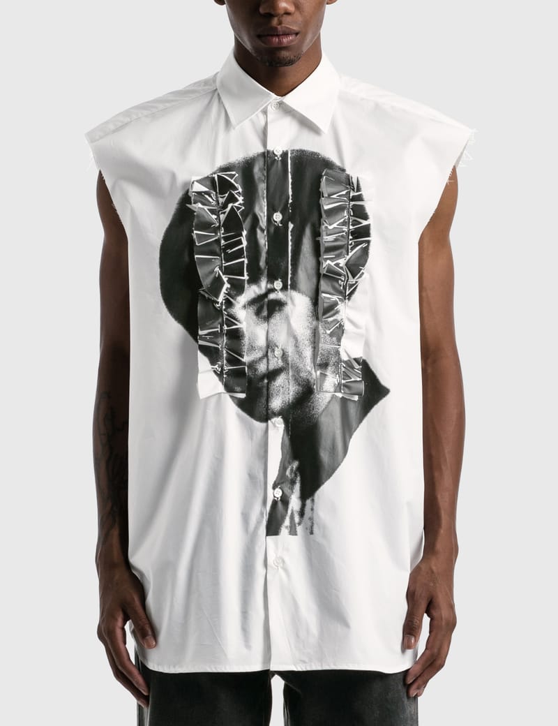 sleeveless graphic tee