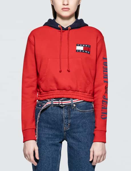 Tommy Jeans '90s Cropped Red Contrast Hoodie  Tommy hilfiger outfit,  Hoodie fashion, Casual chic outfit