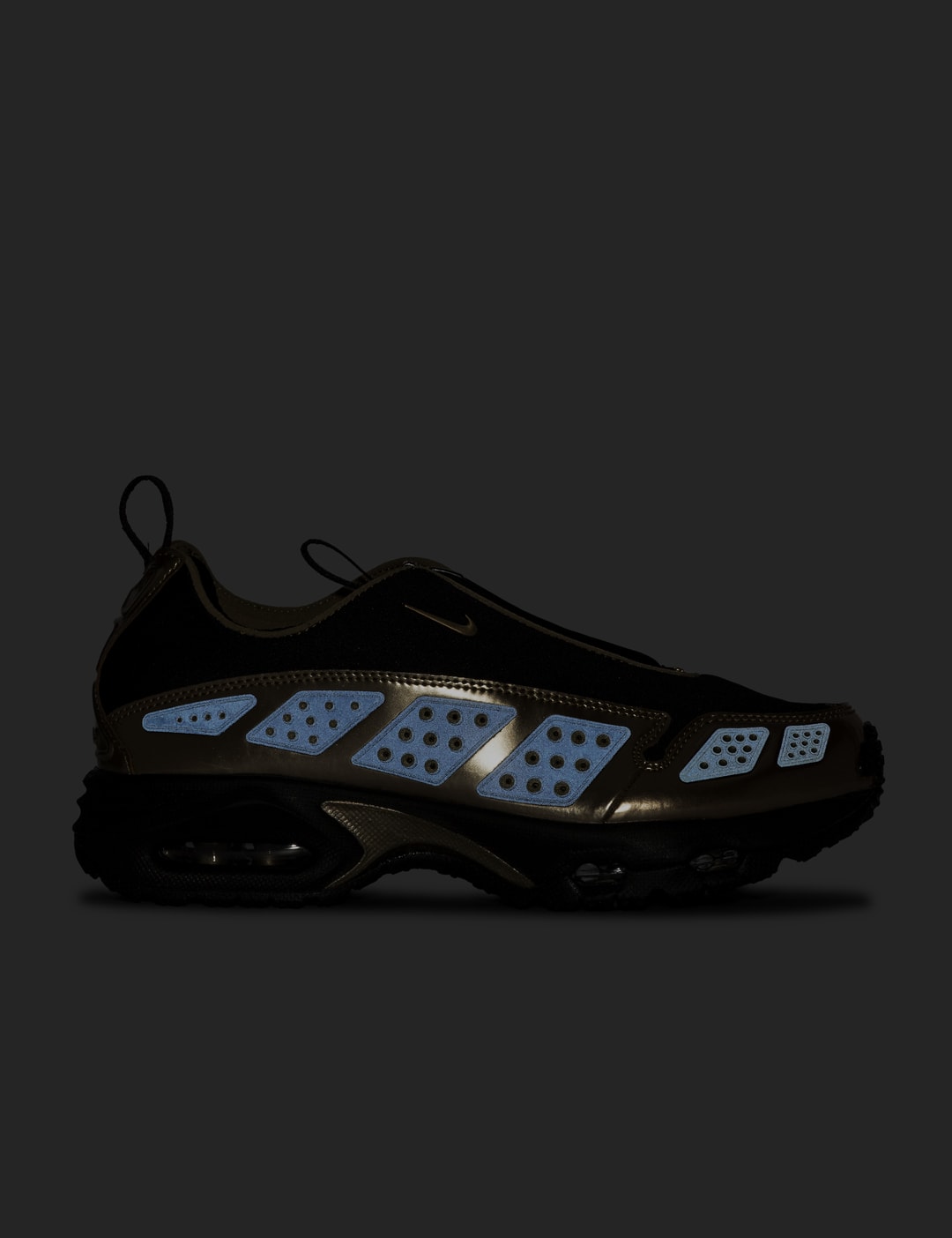 WOMEN AIR MAX SNDR SE view 15