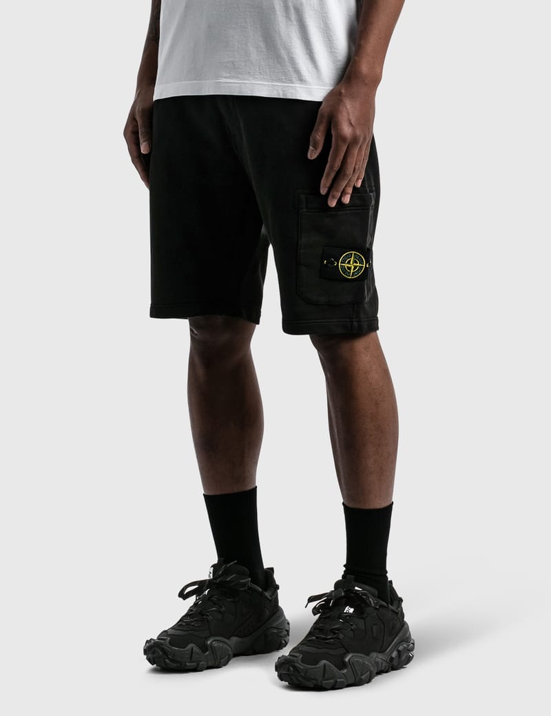 stone island sweat shorts black