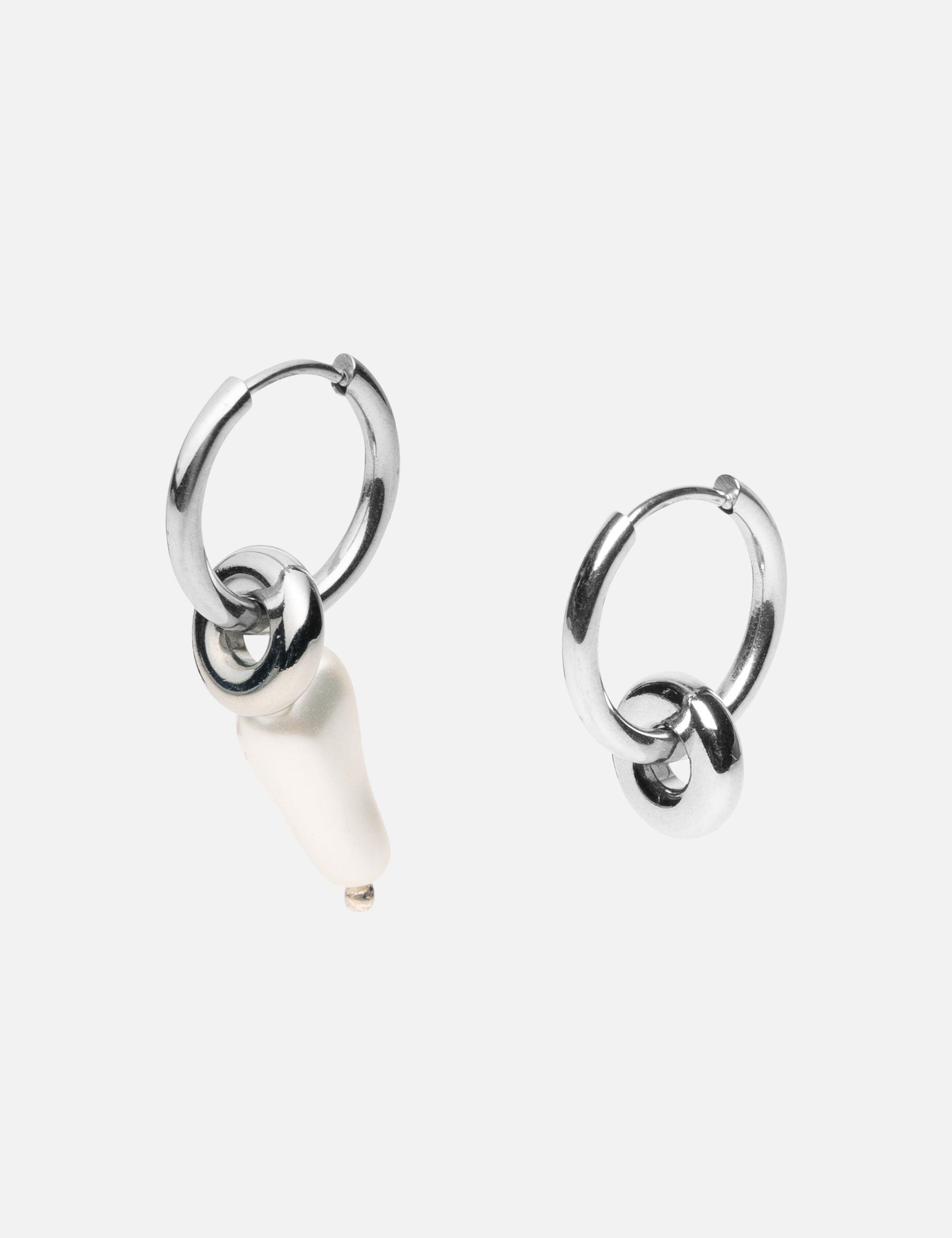 Denise Earrings view 16