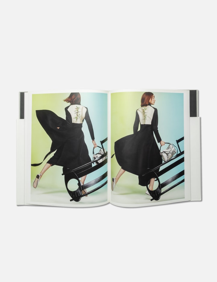 F/W 2018-2019 Lookbook (964/1400) Placeholder Image