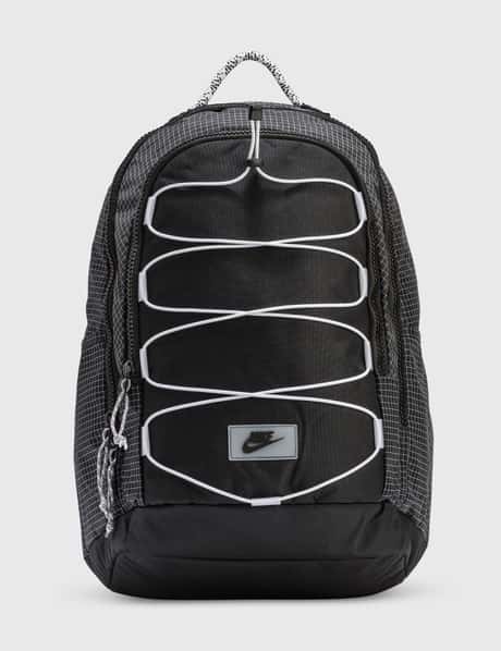 black nike hayward backpack Plush back panel and padded adjustable shoulder straps create a comfortable carrying experience Nike Hayward 2.0 Backpack