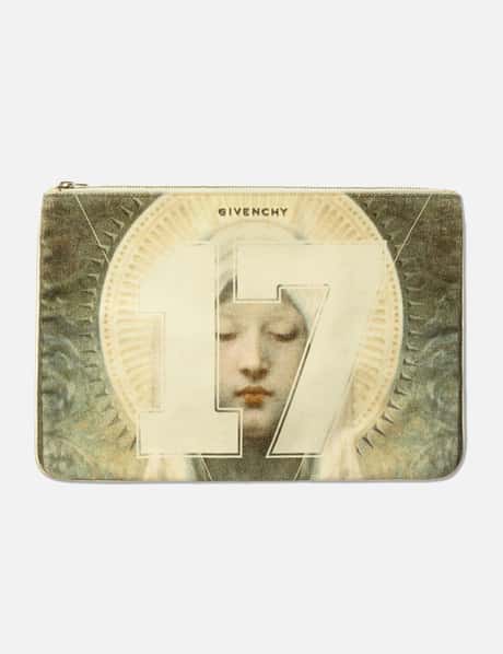Givenchy view 17