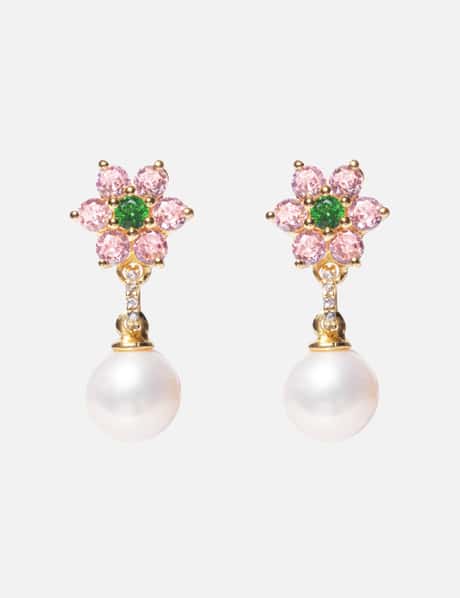 VEERT Flower Pearl Earrings
