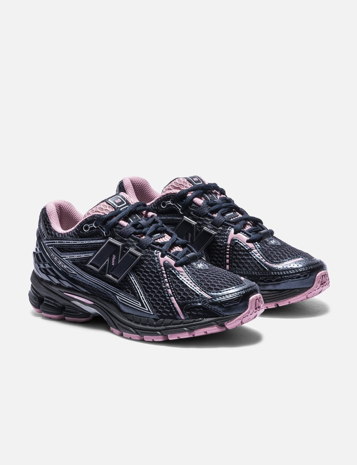 New Balance Unisex 1906r Sneakers In Black