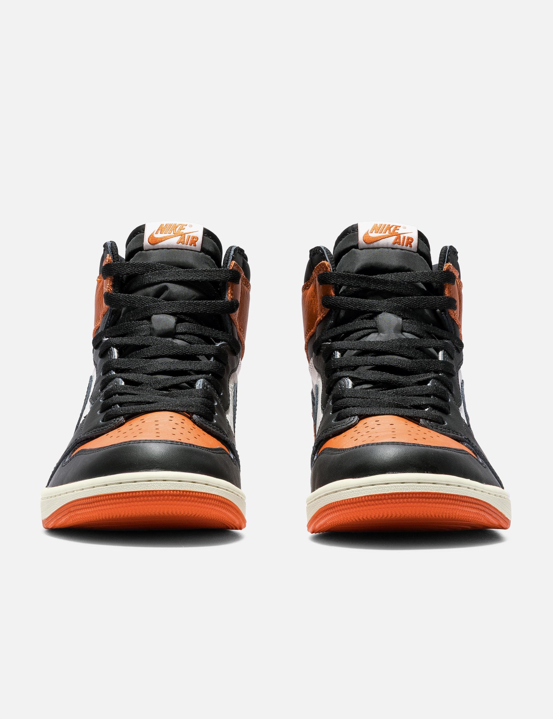 AIR JORDAN 1 RETRO HIGH OG view 14