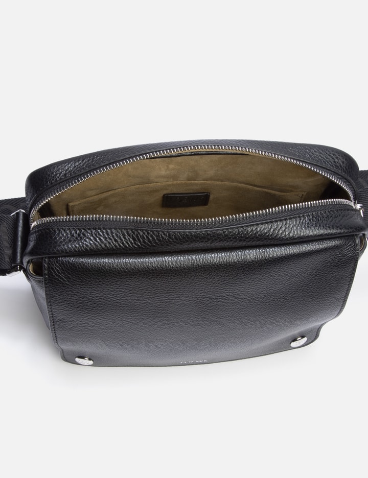 XS PEBBLE MESSENGER BAG Placeholder Image