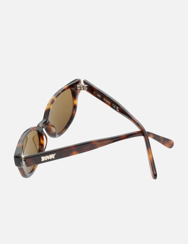 Dmy Studios Romi Sunglasses In Black