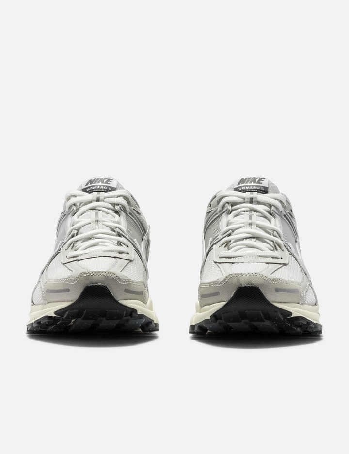 NIKE ZOOM VOMERO 5 Placeholder Image