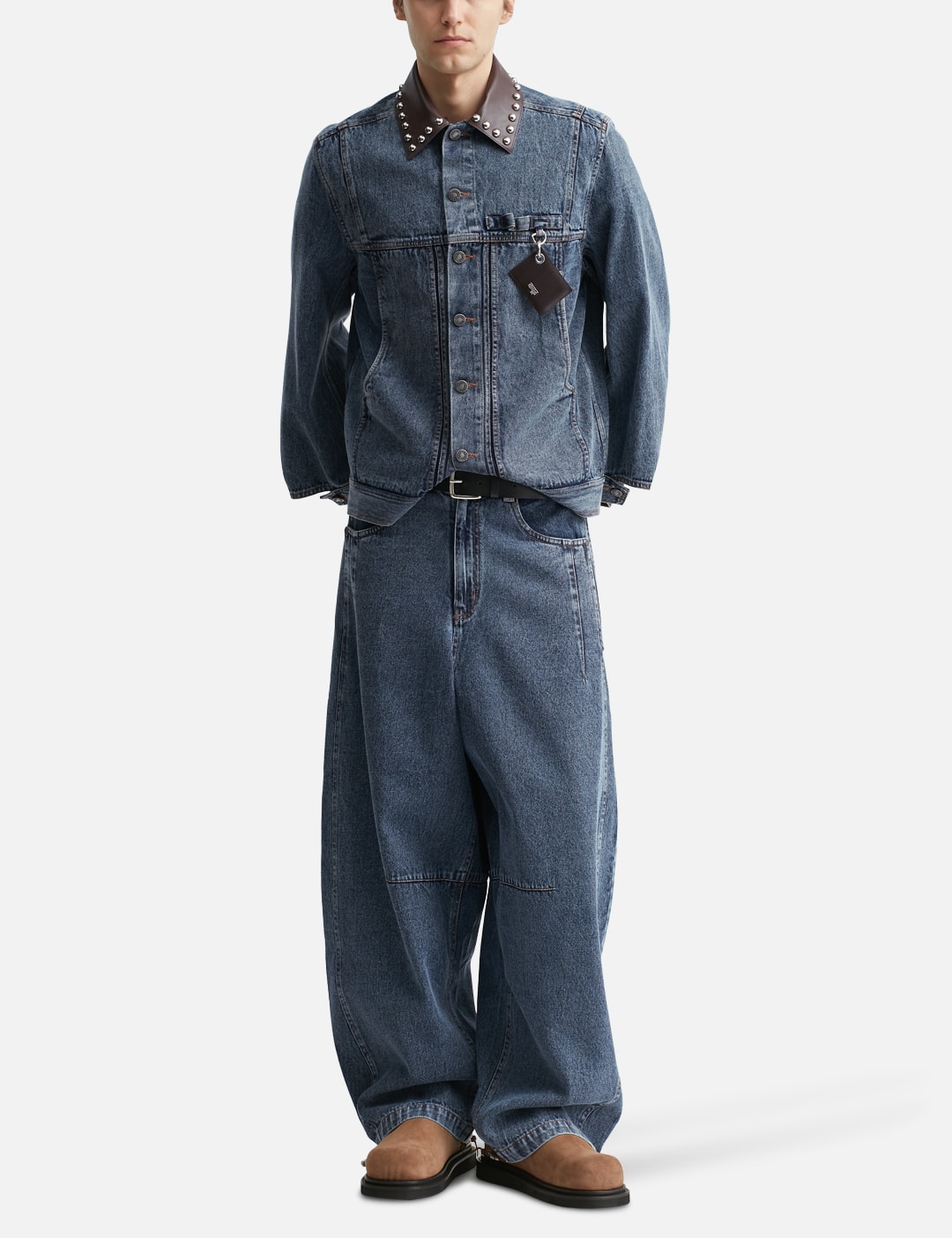 Paneled Barrel Jeans view 15