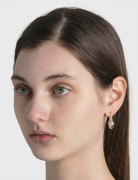 AMBUSH® - スモール ハート パドロック イヤリング | HBX - ハイプ  