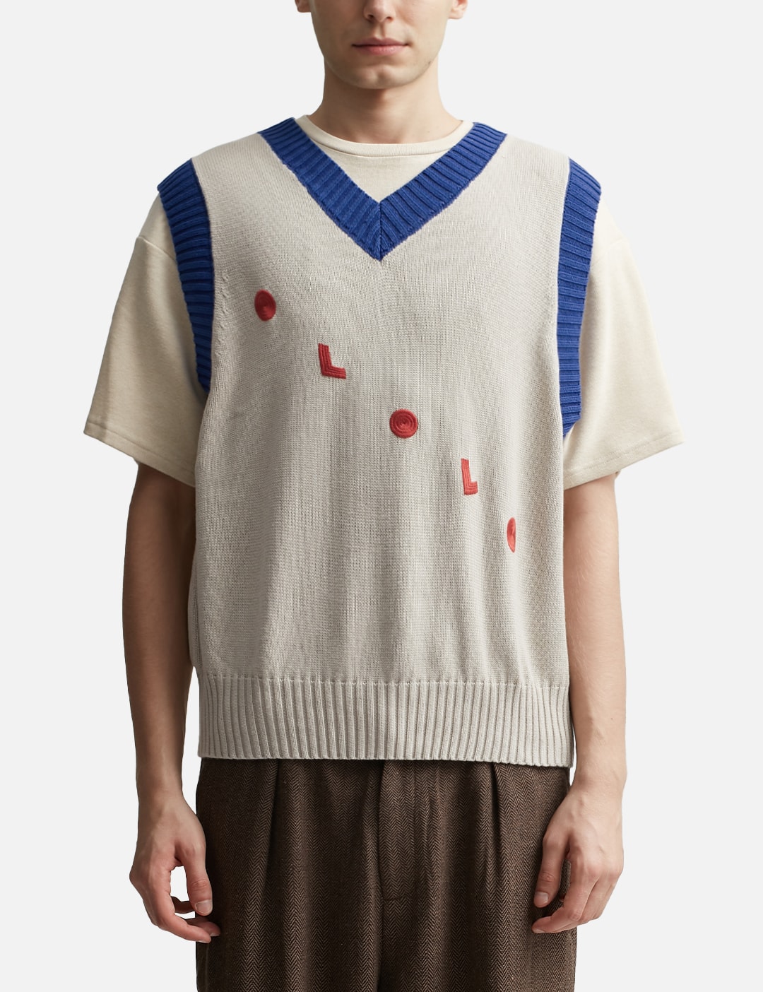 Veee-Neck Logo Vest view 11