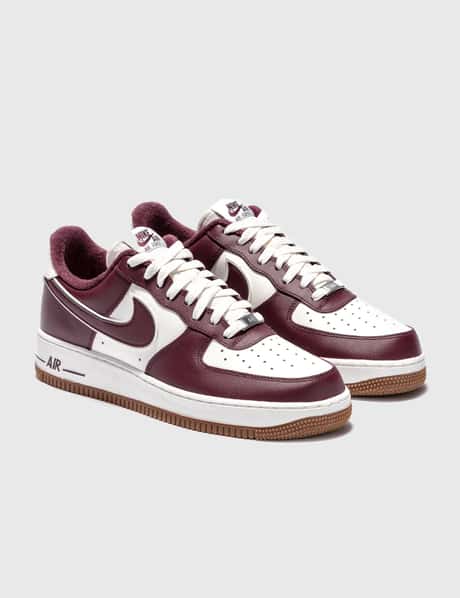 Nike Air Force 1 '07 LV8 sneakers in maroon