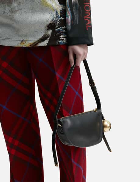 Burberry - ミニ シールド スリングバッグ | HBX - ハイプビースト 