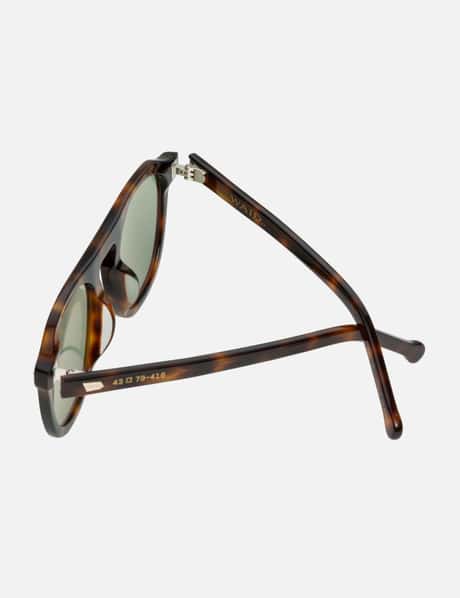Eyewear view 3