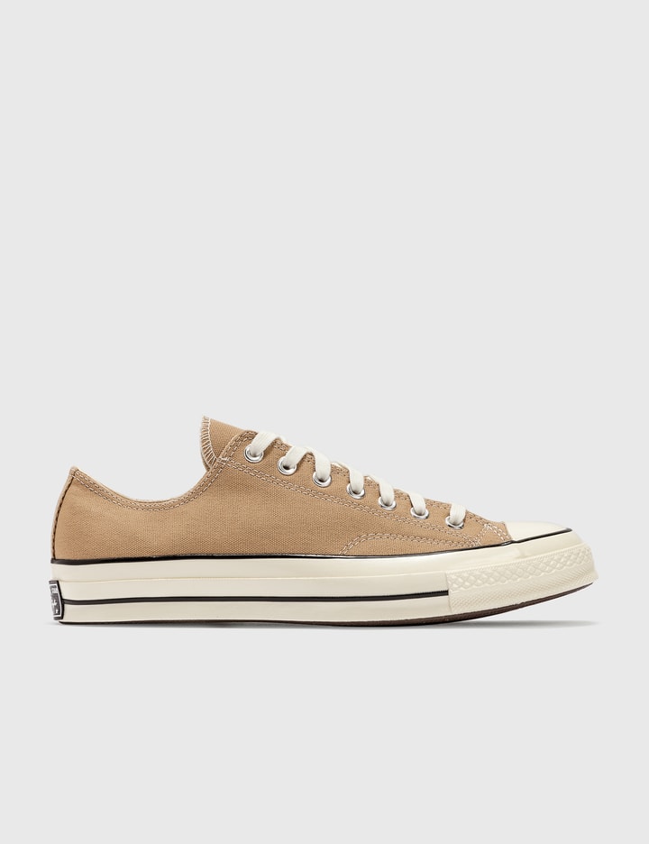 Adolescent draadloos Briesje Converse - Chuck 70 Low Sneaker | HBX - Globally Curated Fashion and  Lifestyle by Hypebeast
