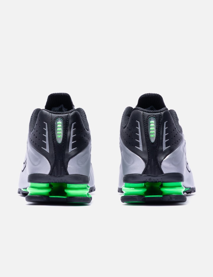 Nike Shox R4 Sneakers In White