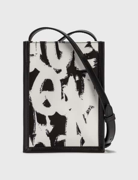 Alexander McQueen - グラフィティ ミニ クロスボディバッグ | HBX
