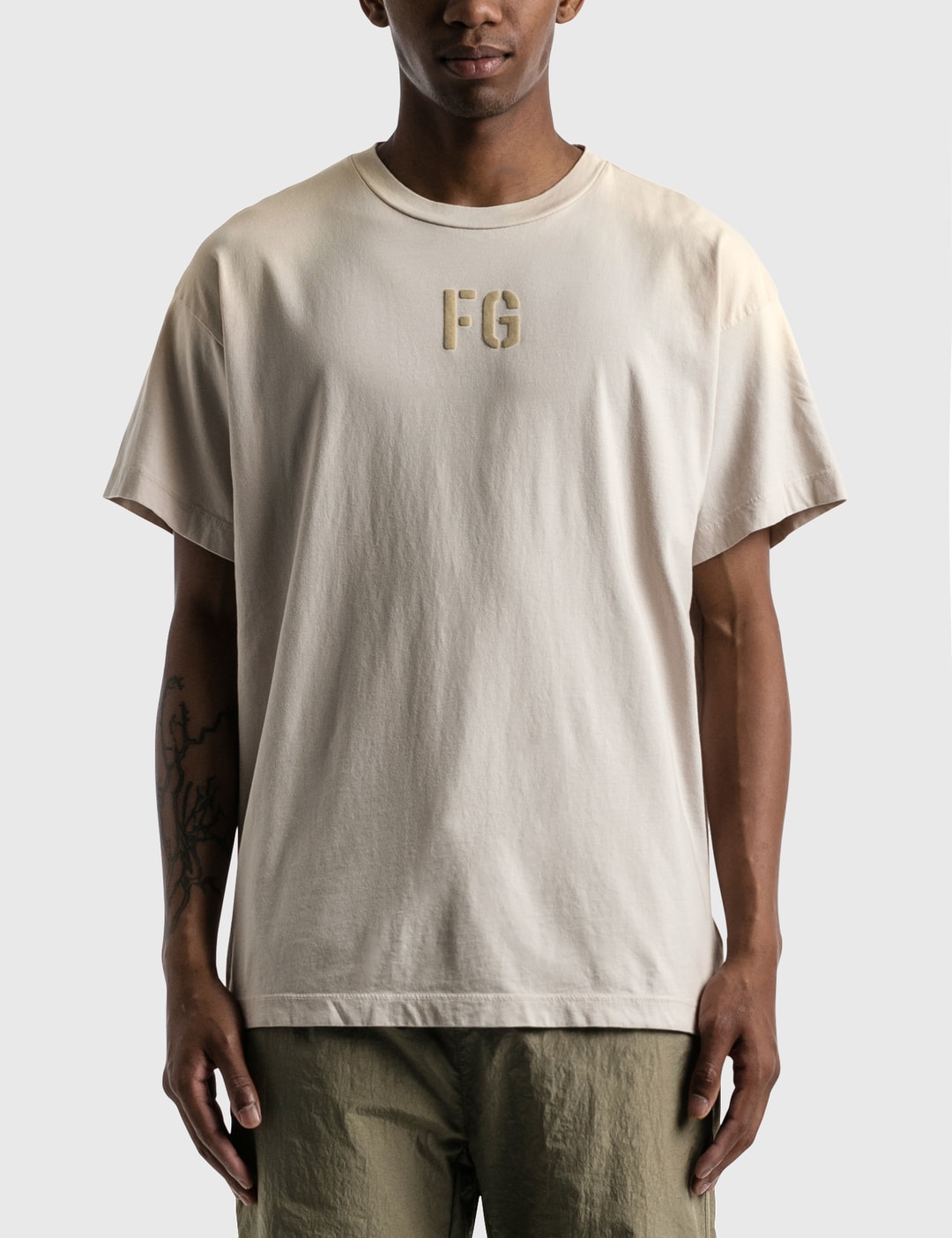hastighed Modsætte sig Grænseværdi Fear of God - FG T-shirt | HBX - Globally Curated Fashion and Lifestyle by  Hypebeast