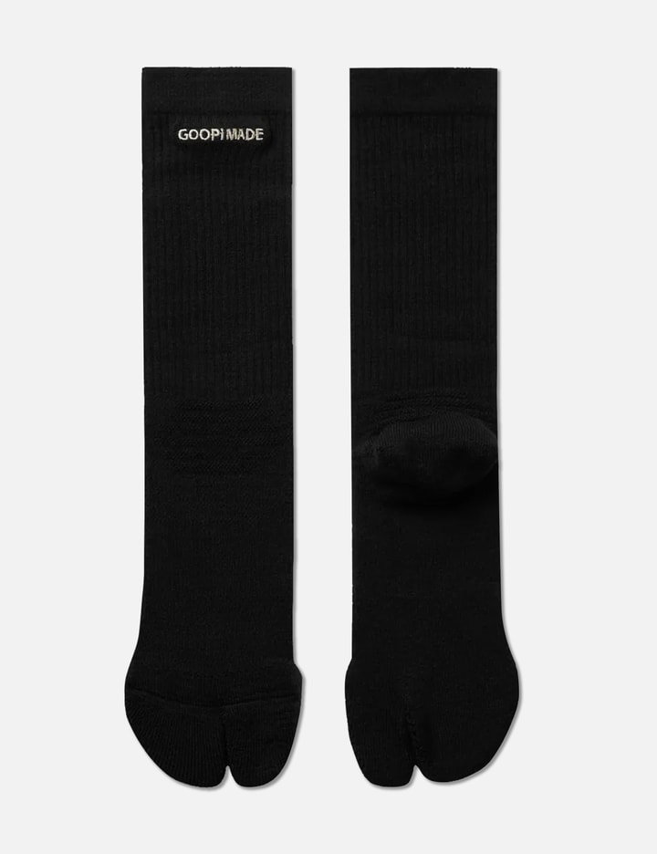 Shop Goopimade “gka-02” Softbox Coolmax® Tabi Socks In Black
