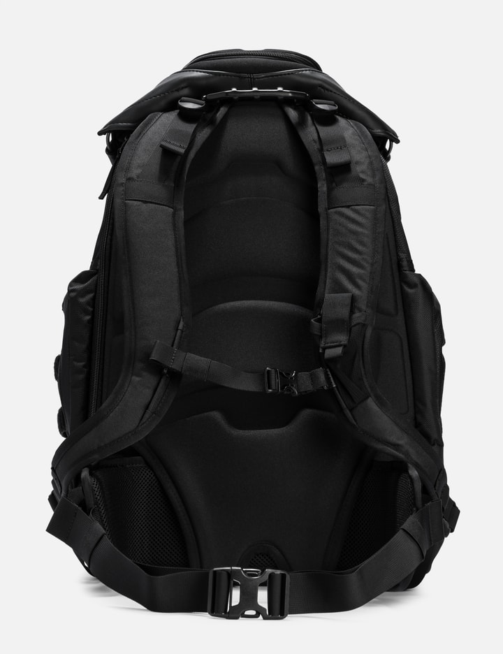 Oakley Logo-patch Zip-up Backpack In Black