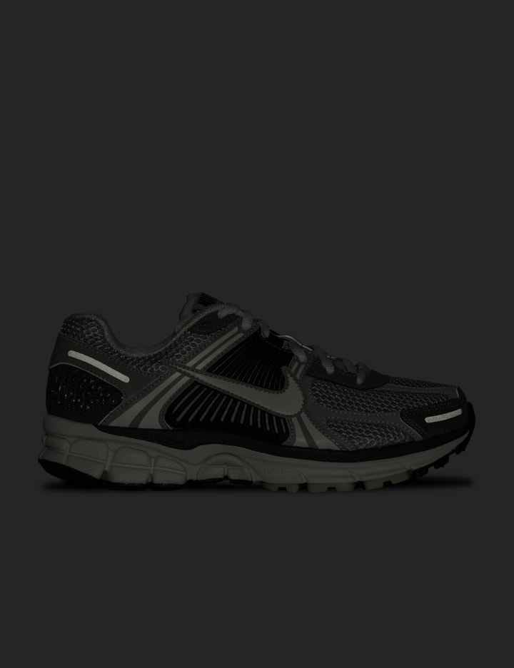 Nike Zoom Vomero 5 Placeholder Image