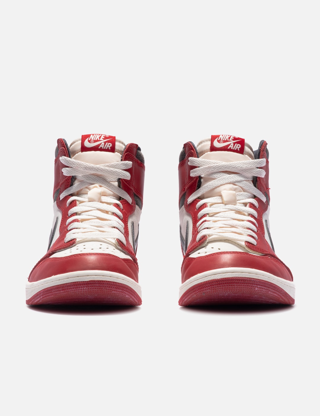 1 Retro High OG Chicago Lost And Found view 8