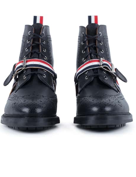 Thom Browne - Pebble Grain Leather Classic Wingtip Boots  display picture 1