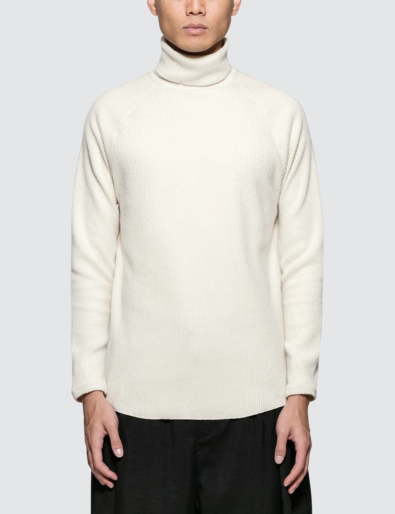 Knit Corduroy Turtleneck 