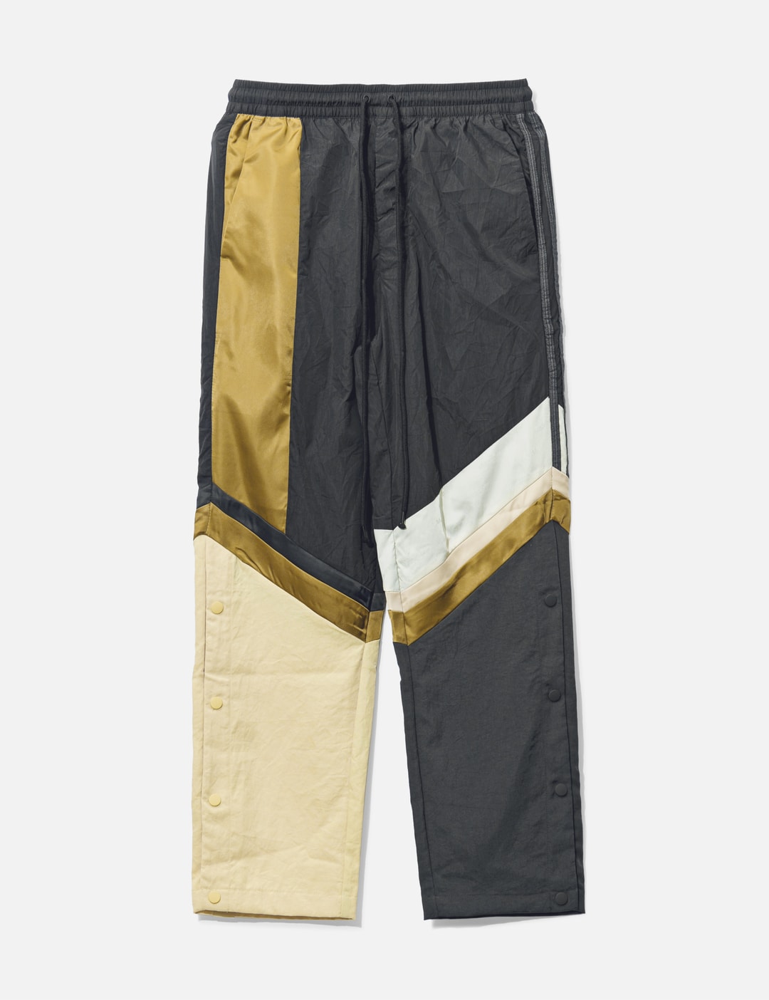 Bourgondië schaal jas Adidas - ADIDAS X SONG FOR THE MUTE CHEVRON PATTERN NYLON TRACKPANTS | HBX  - Globally Curated Fashion and Lifestyle by Hypebeast