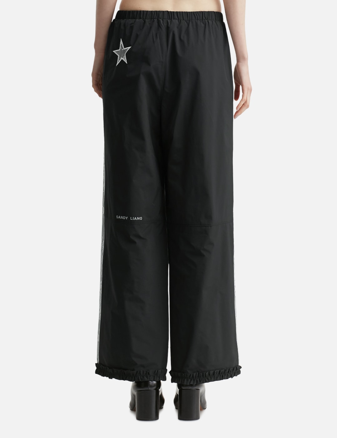 Anja Pant view 15