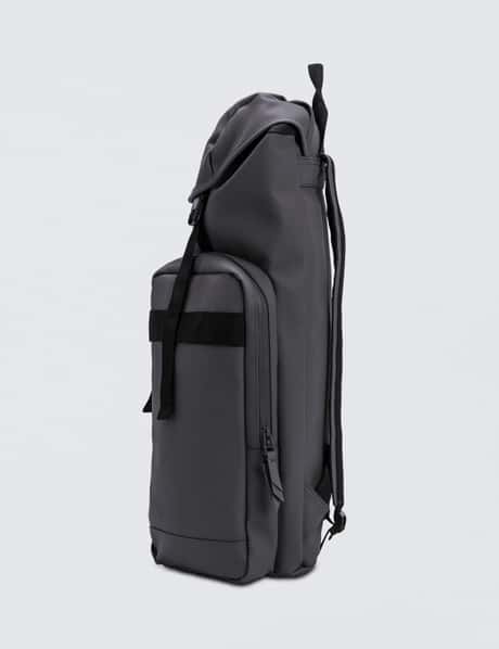 rains backpack smoke This waterproof backpack is crafted from RAINS signature PU Simms - Flyweight Backpack