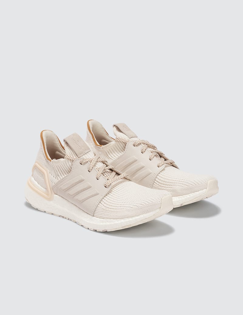 universal adidas originals