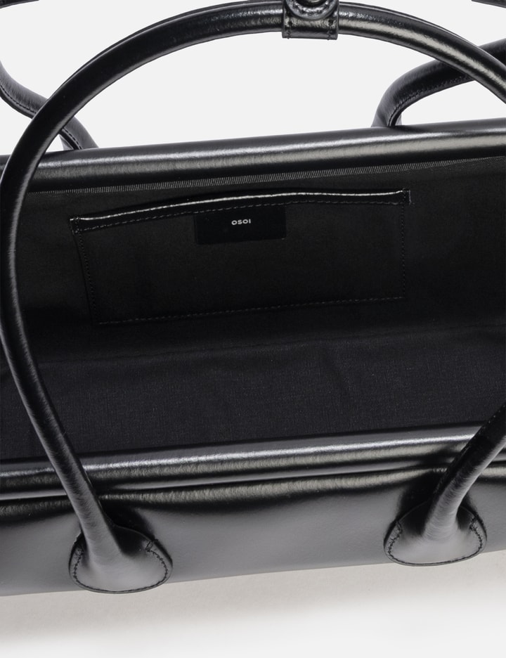 Osoi Boat Wide Mini Black Shoulder Bag With Round Handles And Logo Lettering On The Front In Leather Woma In Black