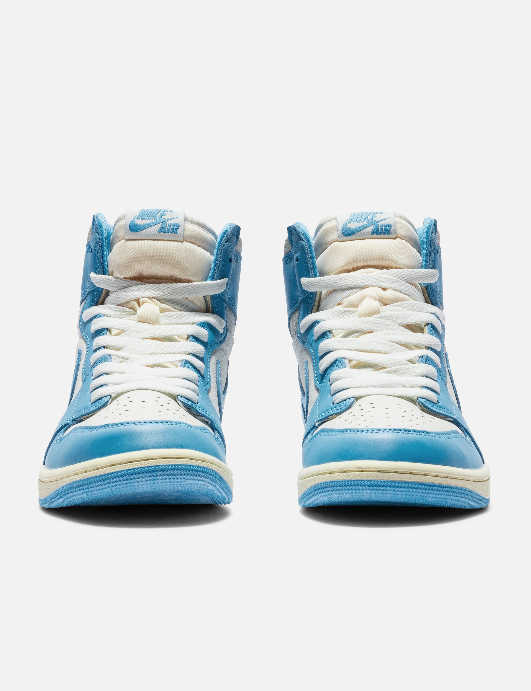 Air Jordan 1 Retro High OG "UNC Reimagined" view 14