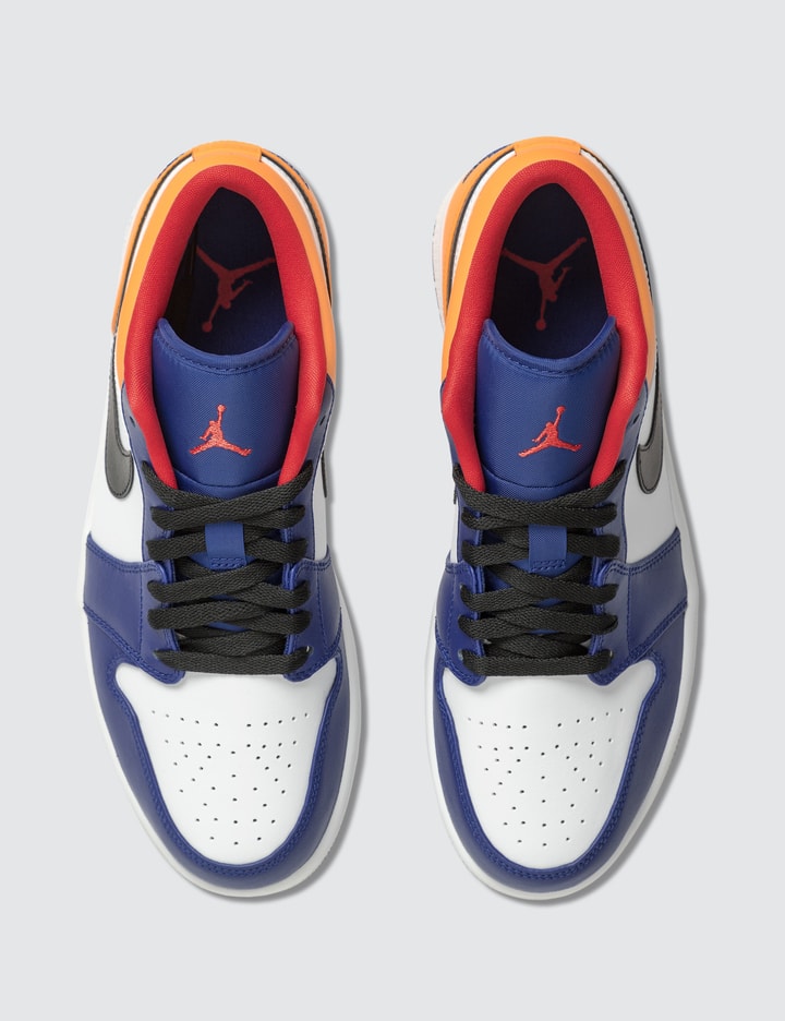 Nike 에어 조던 1 LOW Placeholder Image