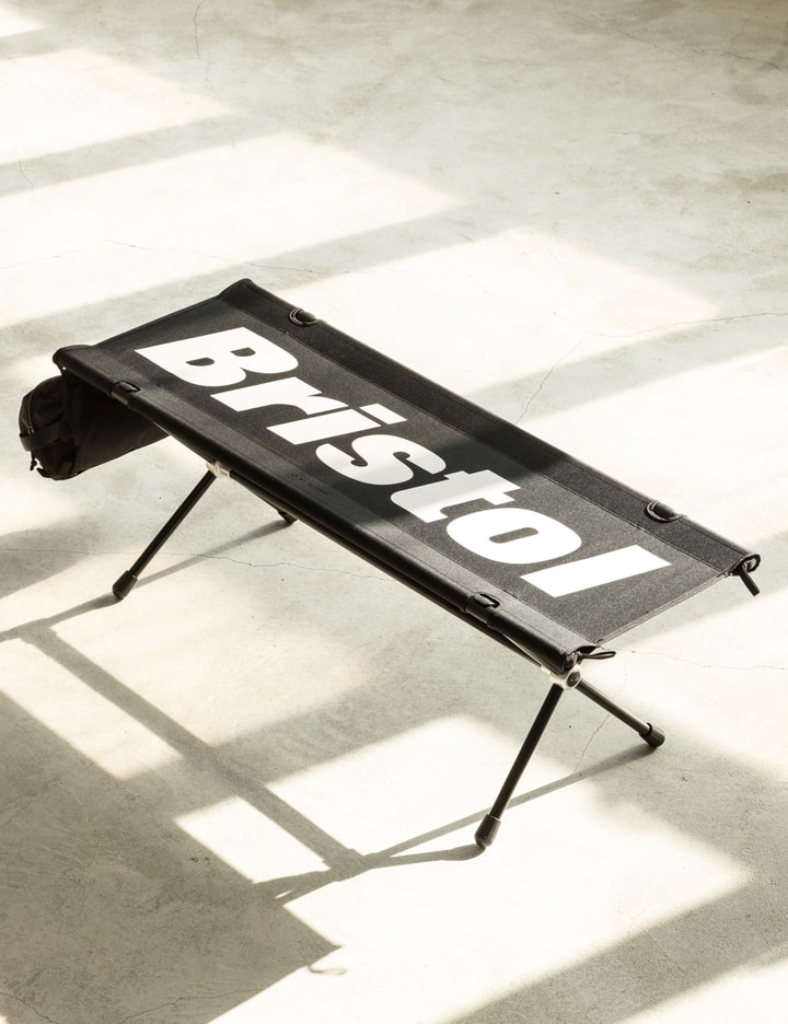 F.C 리얼 브리스톨 x 헬리녹스 엠블럼 접이식 벤치 Placeholder Image