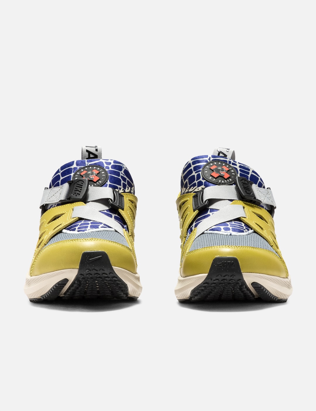 X Patta Air Huarache 20Y24 view 9