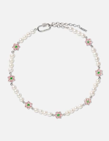 VEERT Flower Stone Pearl Necklace