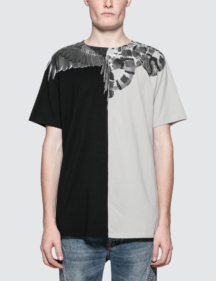 Latter jøde igennem Marcelo Burlon - Wings Snakes S/S T-Shirt | HBX - Globally Curated Fashion  and Lifestyle by Hypebeast