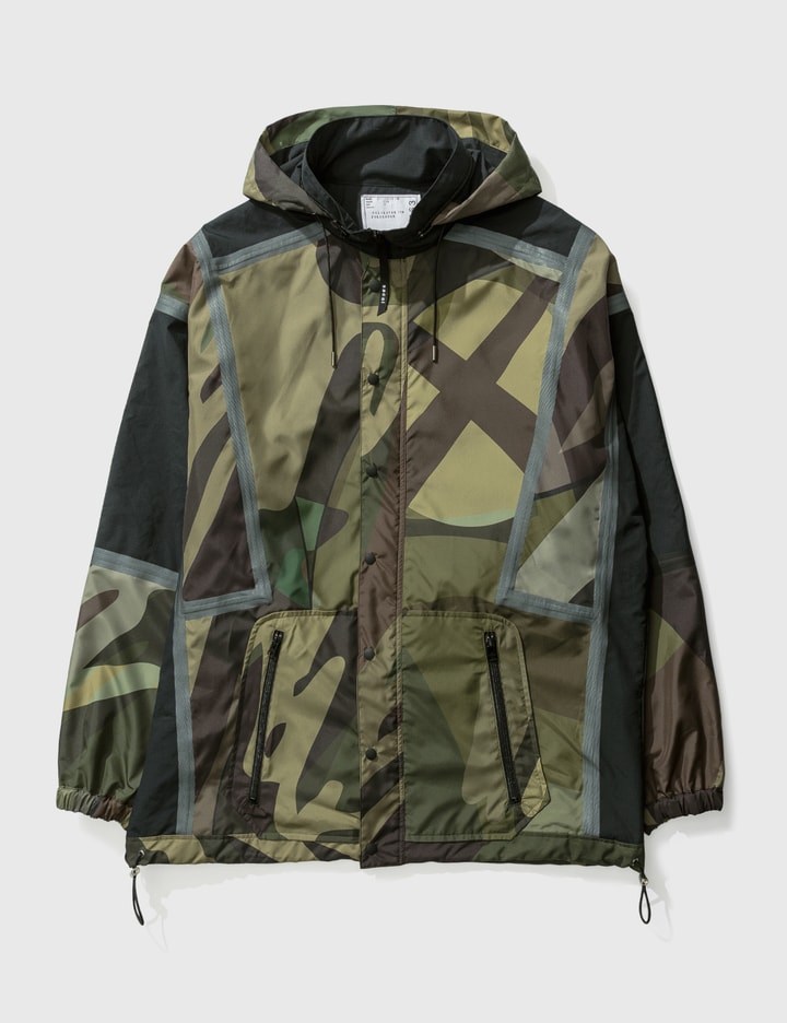 Sacai - KAWS プリント ブルゾン | HBX - ハイプビースト(Hypebeast)が 