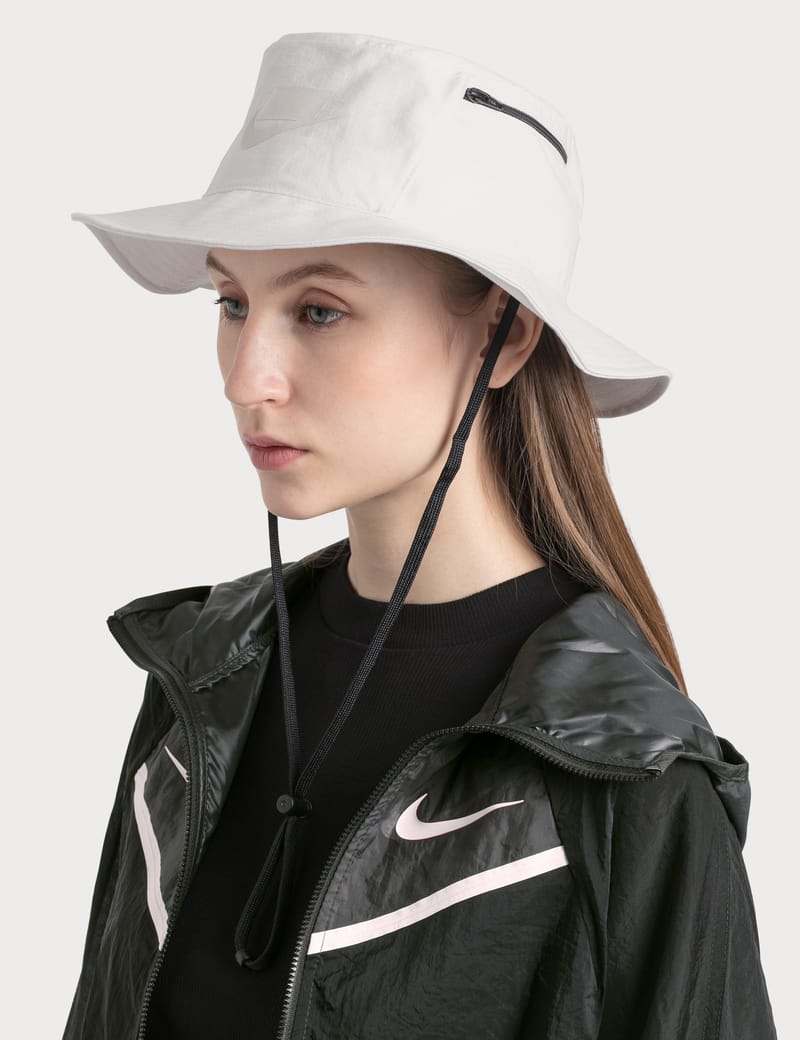 womens white nike bucket hat