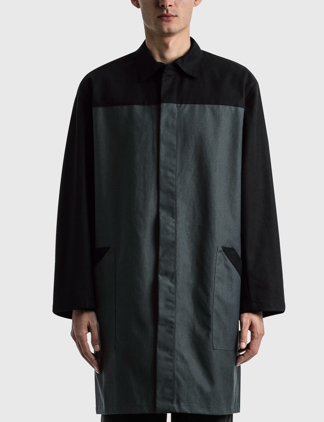 GR10K - Motion Lab Coat | HBX - ハイプビースト(Hypebeast)が厳選 