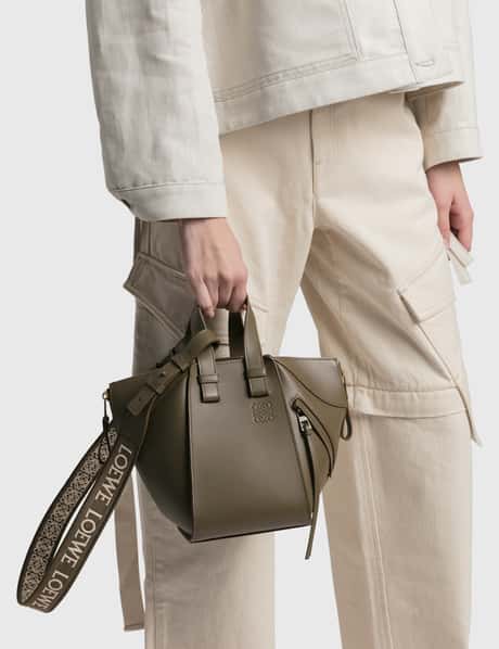 Loewe - ハンモックバッグ コンパクト | HBX - ハイプビースト  