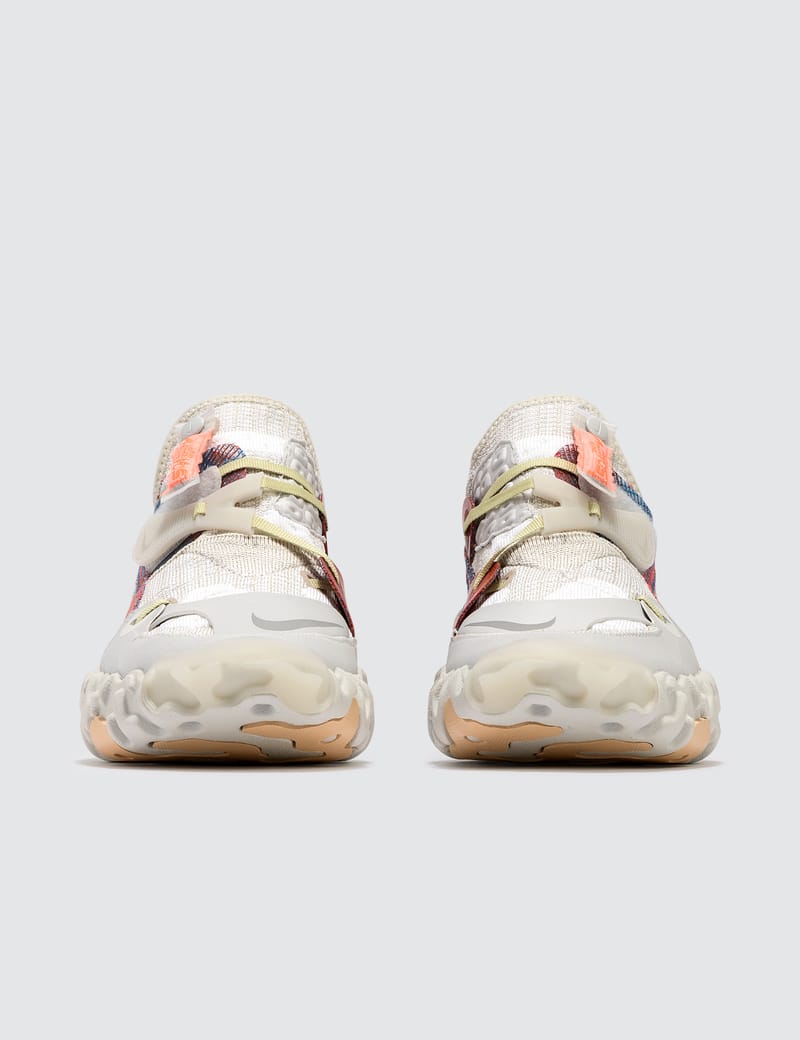 nike flyknit overreact