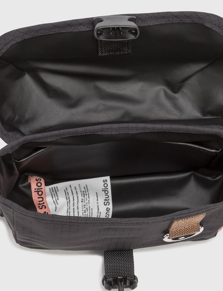 NYLON MESSENGER BAG Placeholder Image